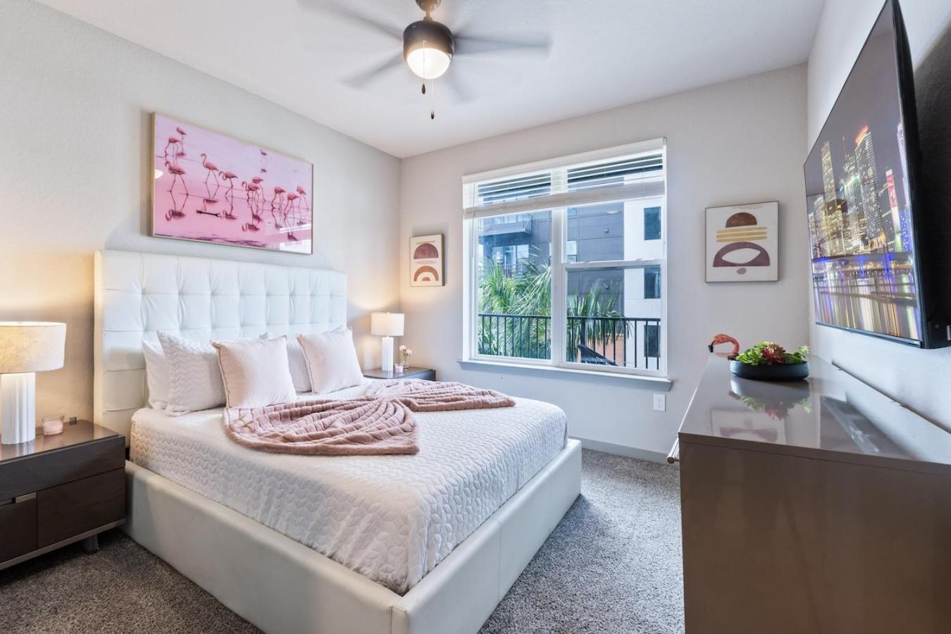 Апартаменти Tropicana Field 2 Bed In Dwtwn With Free Parking Сент-Пітерсбург Екстер'єр фото