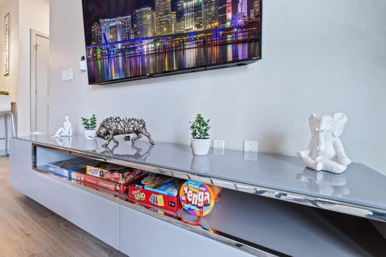 Апартаменти Tropicana Field 2 Bed In Dwtwn With Free Parking Сент-Пітерсбург Екстер'єр фото