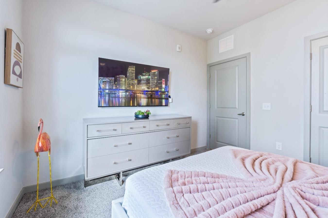 Апартаменти Tropicana Field 2 Bed In Dwtwn With Free Parking Сент-Пітерсбург Екстер'єр фото