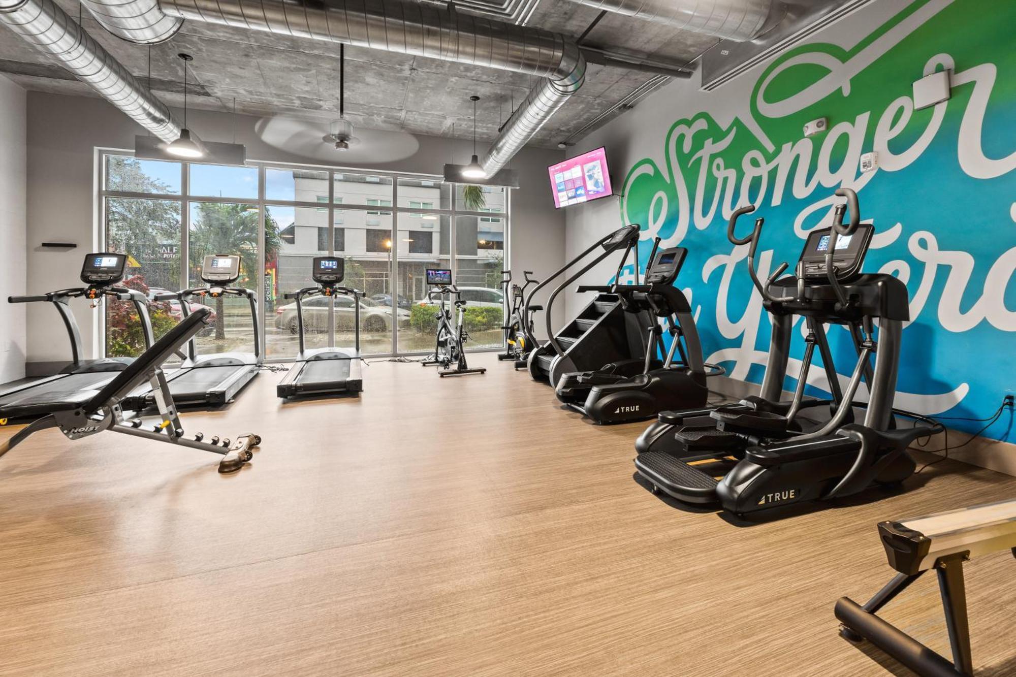 Апартаменти Tropicana Field 2 Bed In Dwtwn With Free Parking Сент-Пітерсбург Екстер'єр фото