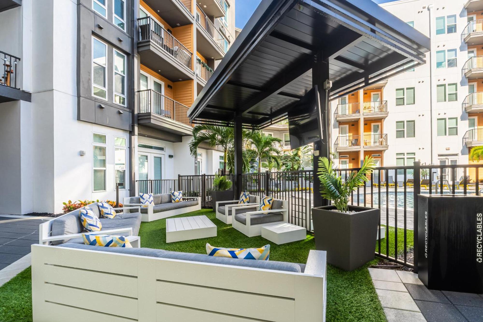 Апартаменти Tropicana Field 2 Bed In Dwtwn With Free Parking Сент-Пітерсбург Екстер'єр фото